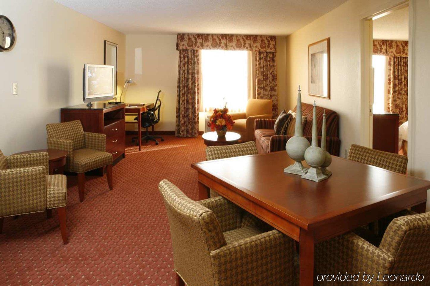 Hilton Garden Inn Roanoke Rapids Oda fotoğraf